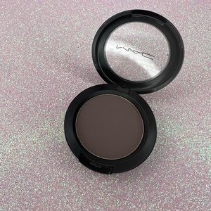 Mac Pro longwear eyeshadow “fashion fix”